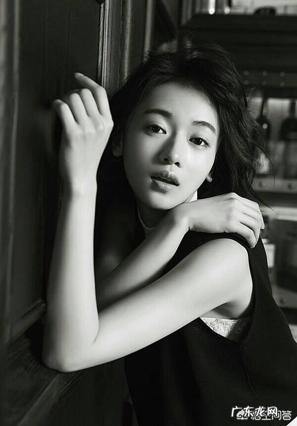 你怎么看待吴谨言的颜值和演技?