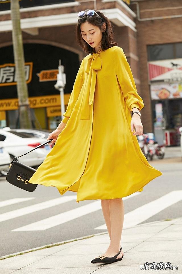 40岁的女人喜欢穿连衣裙,什么样的裙子会合适些呢?