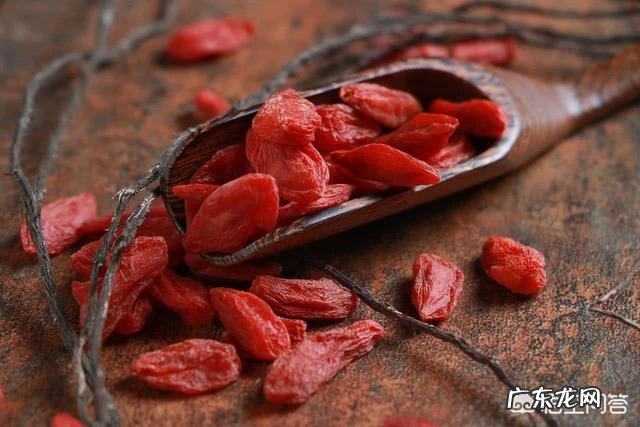 红枣、枸杞、黄芪一起泡茶喝,有何功效?