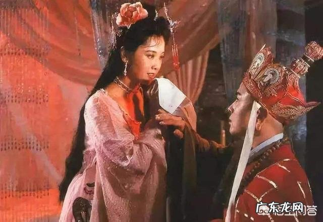 唐僧女儿国回头的那一刻,他心里在想什么?