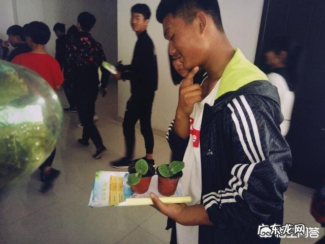 青春期孩子有哪些特点?青春期孩子的父母要如何做?