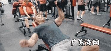 俯卧撑对胸肌的作用大不大?