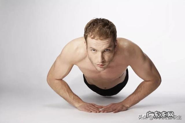 俯卧撑对胸肌的作用大不大?