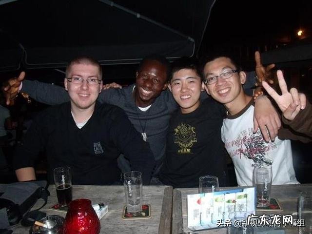 在美国，有30万中国学生在假装留学，中国留学生如何走出舒适圈？