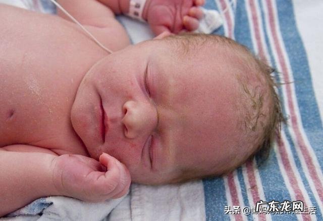 为什么感觉新生儿出生大约都是50cm的身长