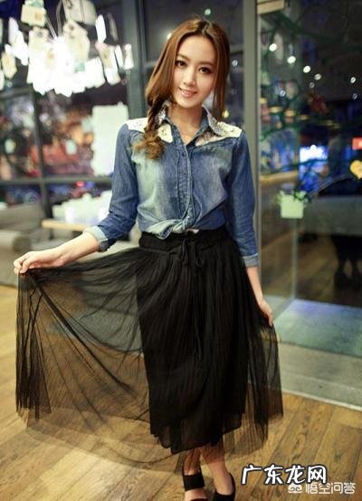 秋冬黑纱裙搭配什么毛衣?