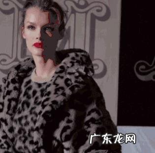 准备买一件羊绒大衣,什么样的款式比较经典?