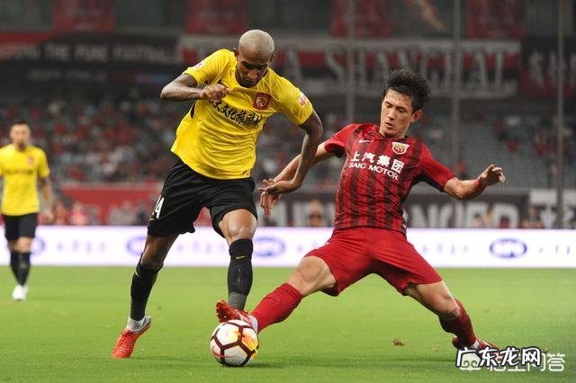 如果中超28轮上港赢了恒大,赛季结束两队积分相同,谁才是冠军?