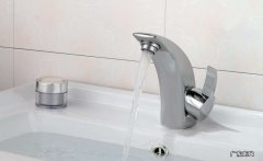 台盆怎么更换水龙头