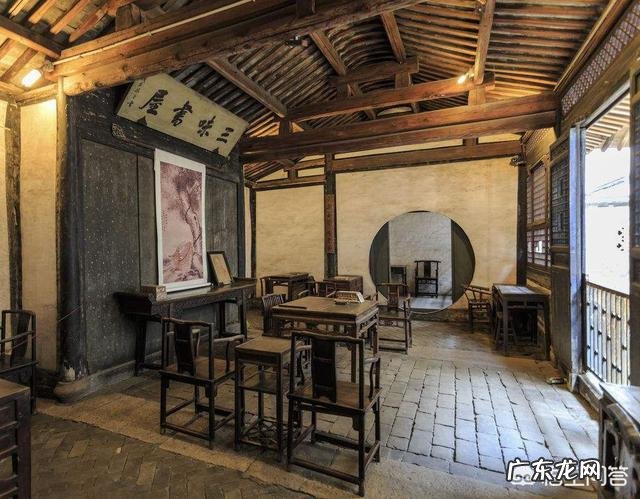 鲁迅少年时的玩伴“闰土”晚年因没钱治病逝世，子女后代如何？