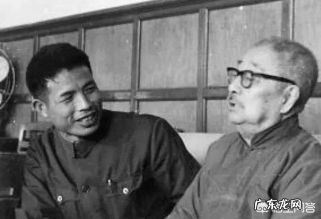 鲁迅少年时的玩伴“闰土”晚年因没钱治病逝世,子女后代如何?