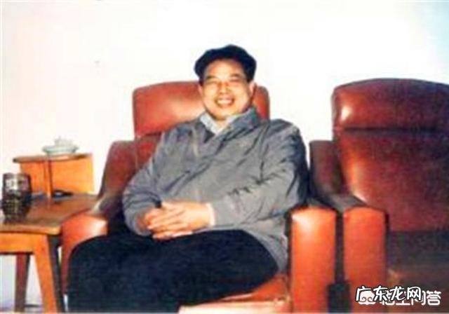 鲁迅少年时的玩伴“闰土”晚年因没钱治病逝世，子女后代如何？