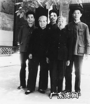 鲁迅少年时的玩伴“闰土”晚年因没钱治病逝世，子女后代如何？