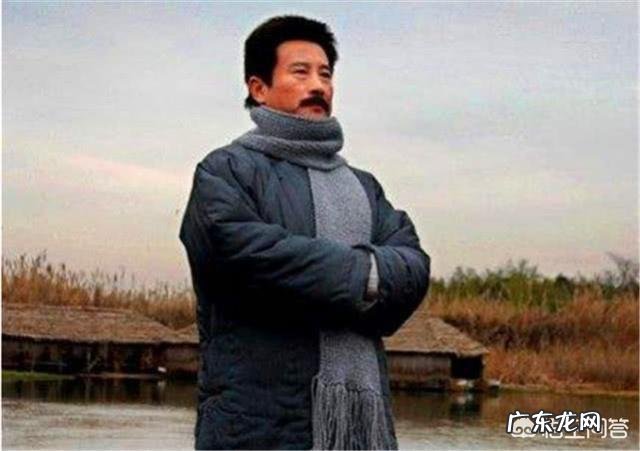 鲁迅少年时的玩伴“闰土”晚年因没钱治病逝世，子女后代如何？