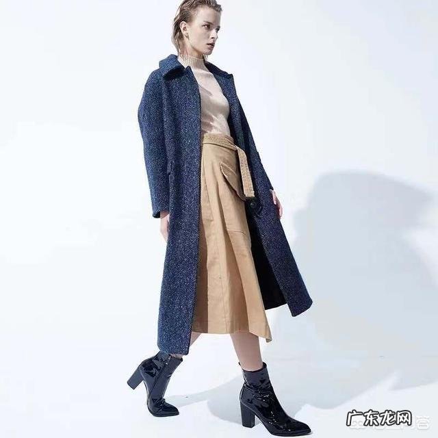 高贵的深蓝色,该如何搭配?