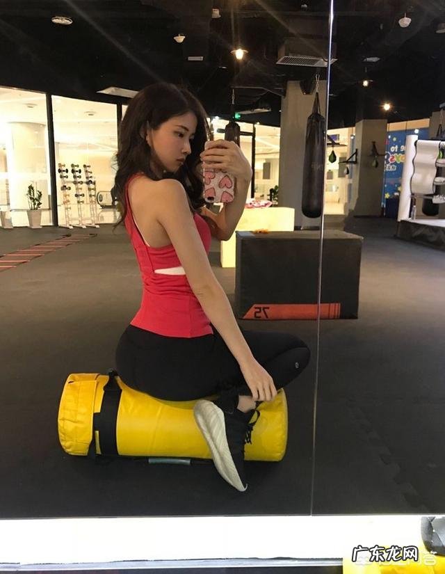 21岁了,一口气做10个俯卧撑都很吃力,做俯卧撑需要什么技巧