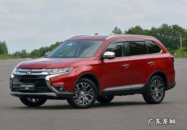 没居住证4s店包上牌吗