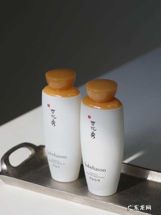 皮肤暗黄,干燥用什么护肤品好呀