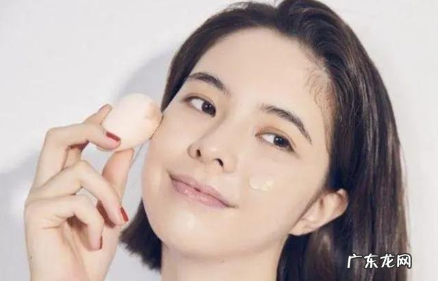 防卡粉浮粉起皮的正确化妆方法