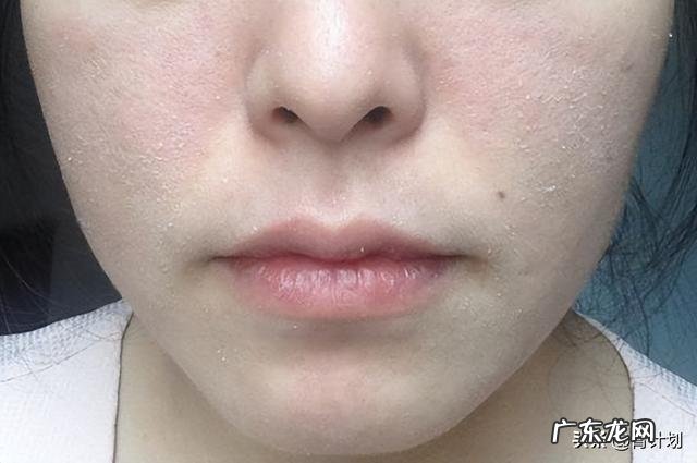 为什么不护肤反而上妆不脱妆