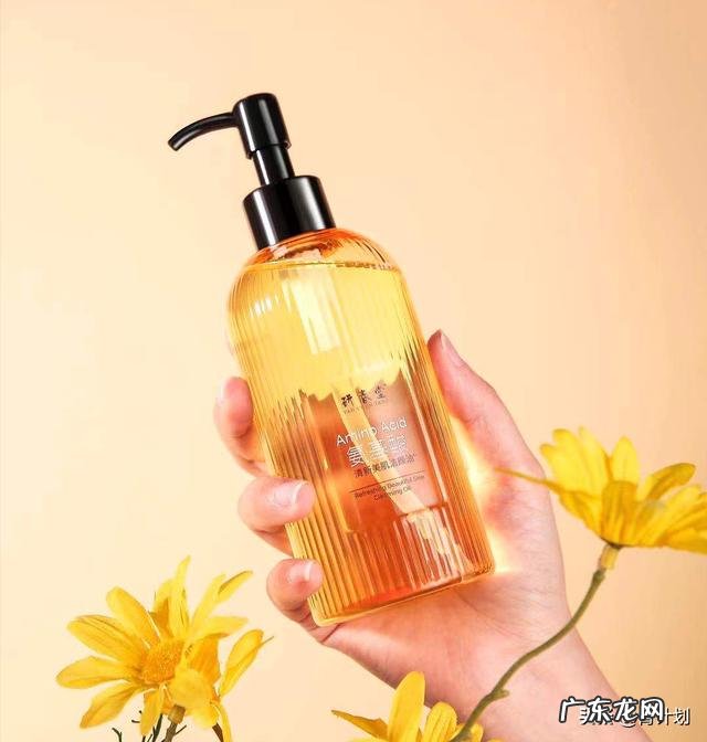 为什么不护肤反而上妆不脱妆