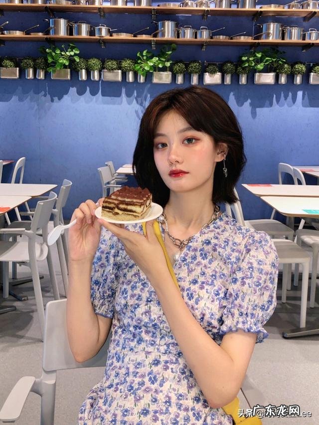 脸圆又大的女生适合什么发型