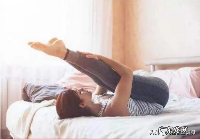 什么动作可以在运动后有效地拉伸小腿,避免肌肉腿