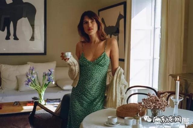 干红葡萄酒中的“干红”是什么意思