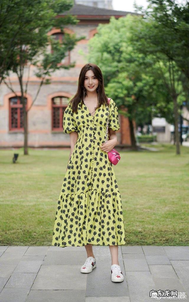 作为一个喜欢拍照的妹子，街拍你会选择什么服装出镜？