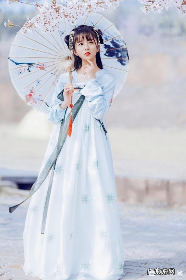 作为一个喜欢拍照的妹子，街拍你会选择什么服装出镜？