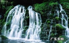 望庐山瀑布古诗翻译