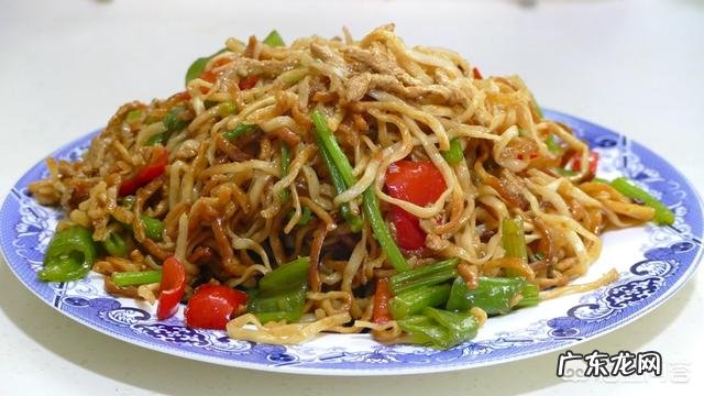炒面有没有既好吃又不费油的做法呢