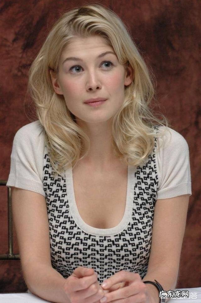 有哪些电影女主角一出场就给人一种惊艳的感觉