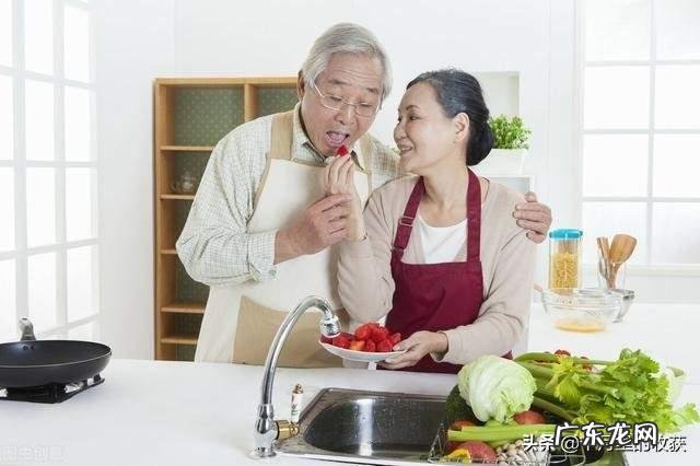 六十到八十岁的老年人,应该注意哪些健康问题呢