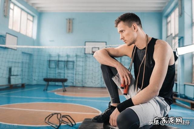 感觉五十岁的男人比二十岁的男人力量更强,你怎么看