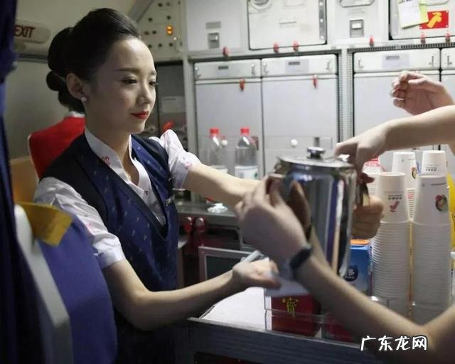 普通舱的空姐和头等舱的空姐的区别是什么