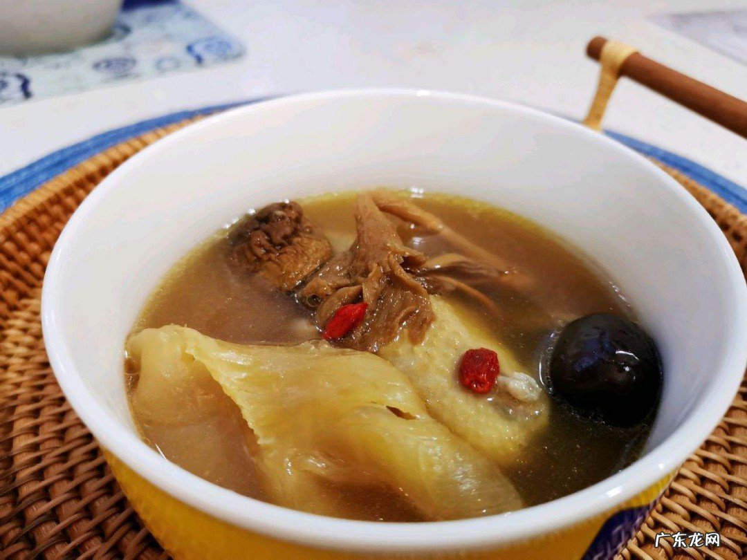 花胶炖汤制作方法