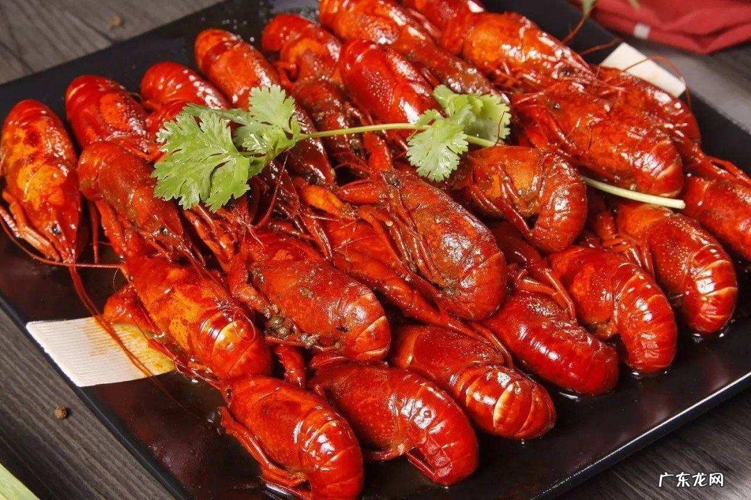 吃小龙虾头怎么吃