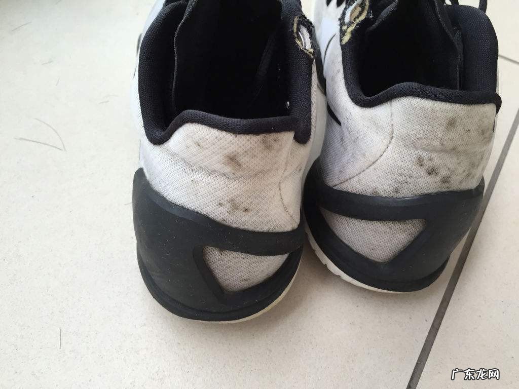 鞋皮发霉怎么处理