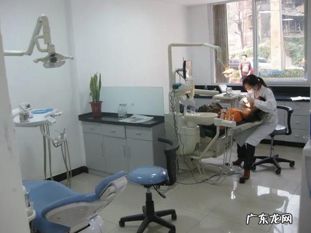 为什么街头牙科诊所拔牙100左右,正规大医院却要1000元