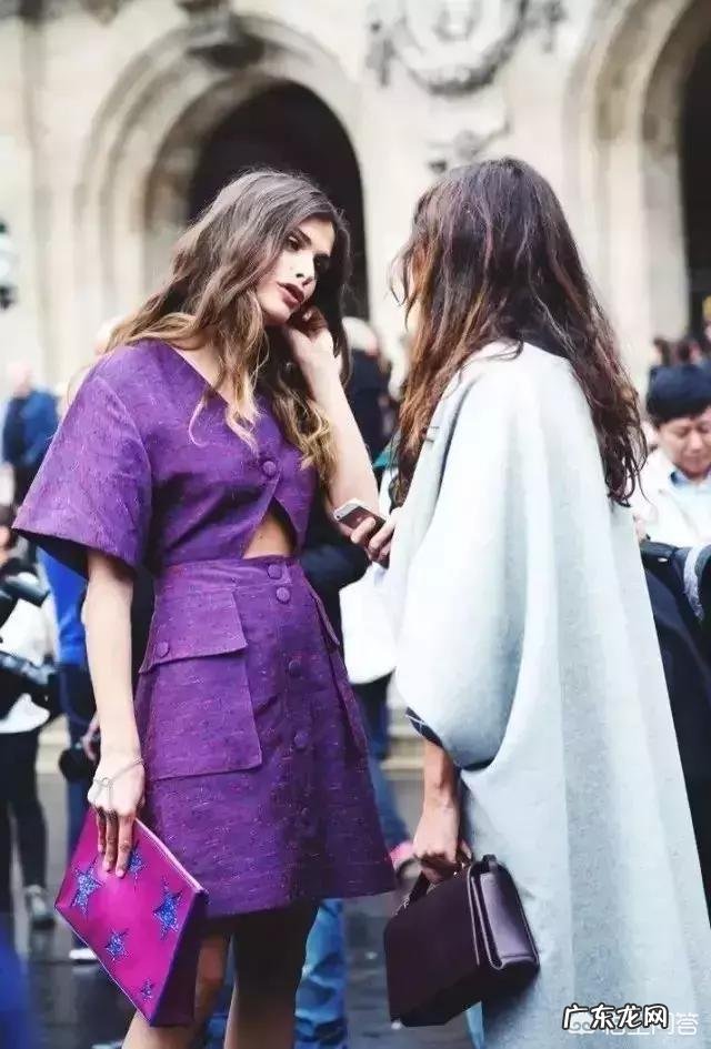 秋冬衣橱里的衣服该如何选择显气质的颜色和穿搭单品?