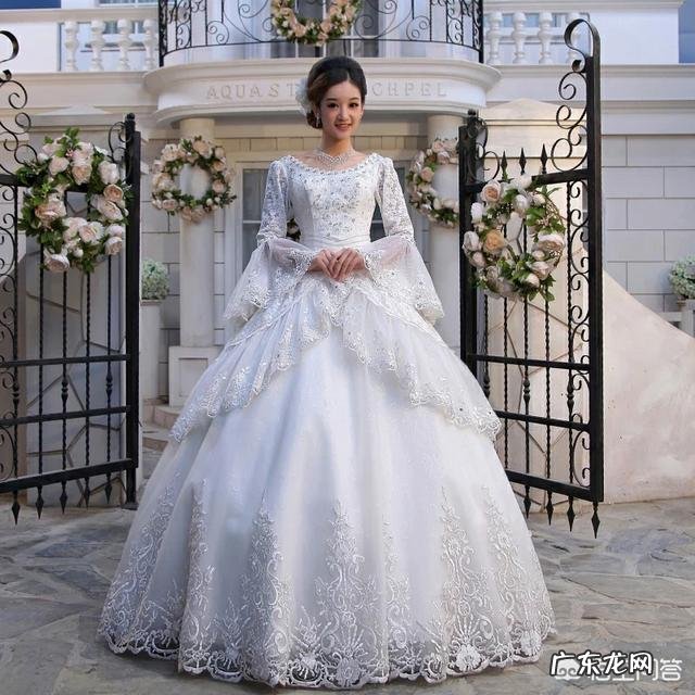 拍婚纱照如何摆姿势？