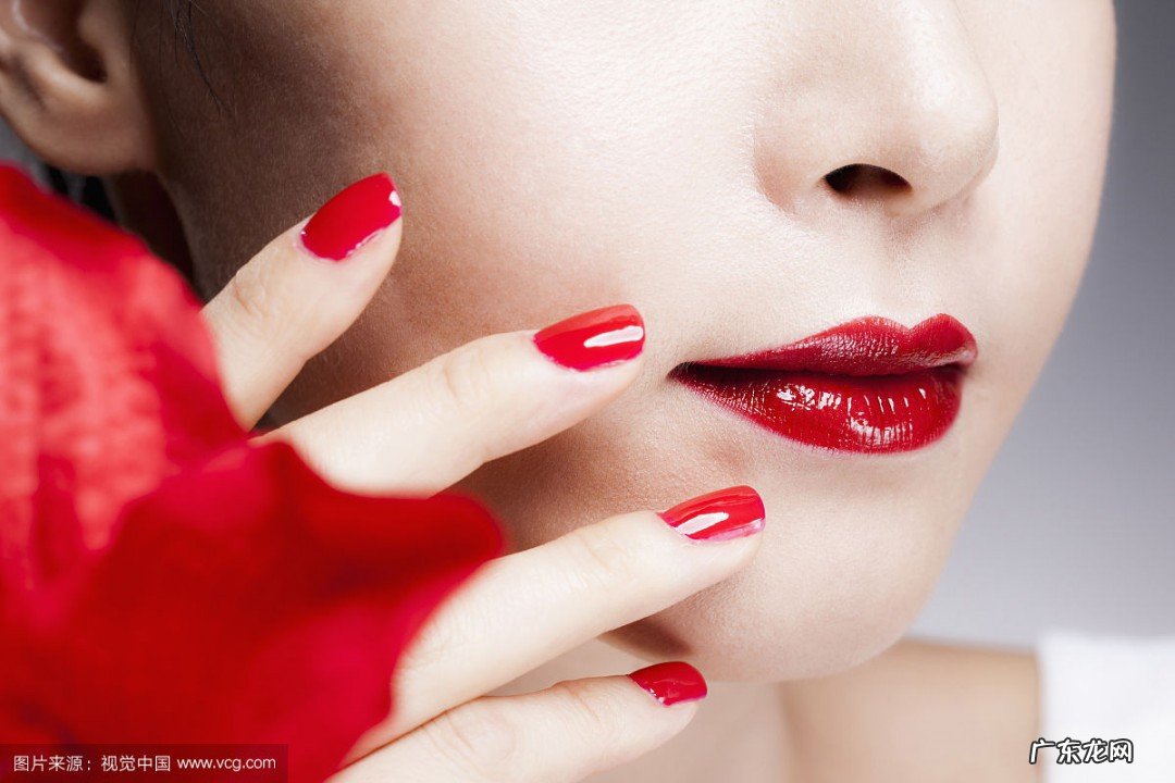 脸颊两侧发红是什么原因