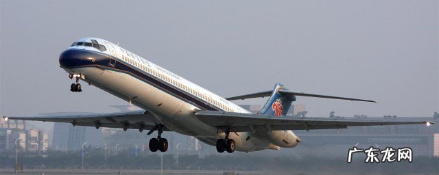 飞机在起飞降落时一般要顺风还是逆风