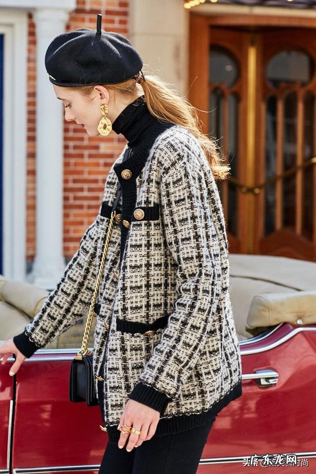 冬季有哪些简约随性的通勤搭配，适合上班和日常穿着？