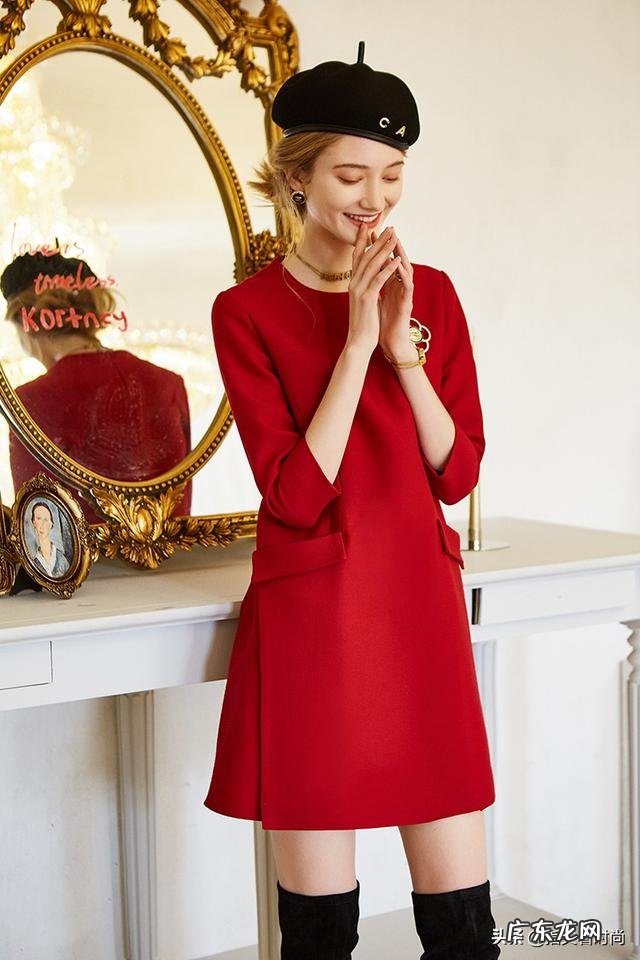 冬季有哪些简约随性的通勤搭配，适合上班和日常穿着？