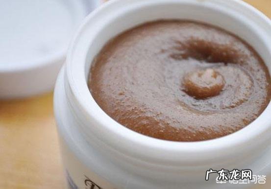 用什么去角质比较好？洗面奶还是角质素？