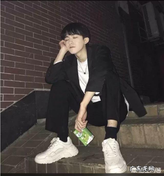 当一个男生给女生发我想你了,男生最想得到什么回复?