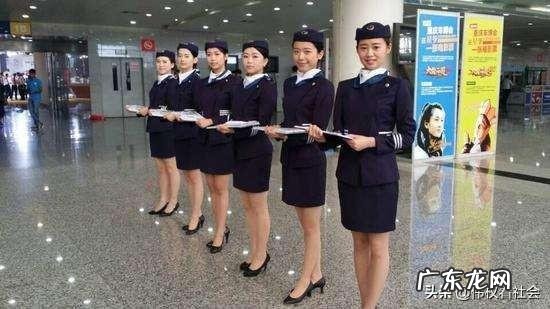 在日本头等舱,空姐是怎样招待乘客的你怎么看