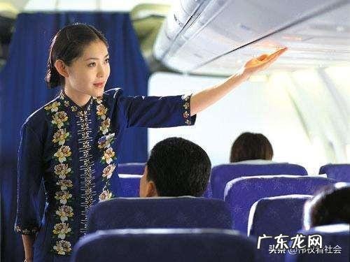 在日本头等舱,空姐是怎样招待乘客的你怎么看